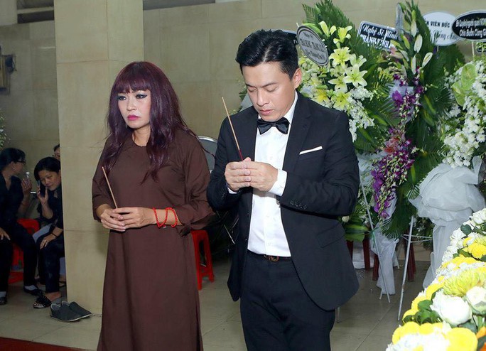 Nghệ sĩ Anh Vũ về quê nhà trong tình thương quá lớn của công chúng - Ảnh 20.