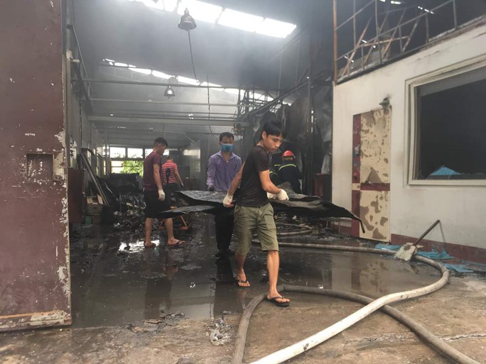 Cận cảnh hiện trường cháy nhà xưởng kinh hoàng, 8 người tử vong và mất tích - Ảnh 3.