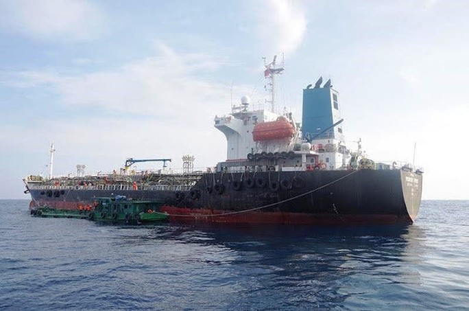 Thuyền trưởng thừa nhận hành vi buôn lậu hơn 8.000m3 xăng trên biển - Ảnh 2.