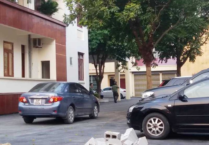 Nhiều cán bộ công an xuất hiện tại trụ sở Thanh tra tỉnh Thanh Hóa - Ảnh 3.