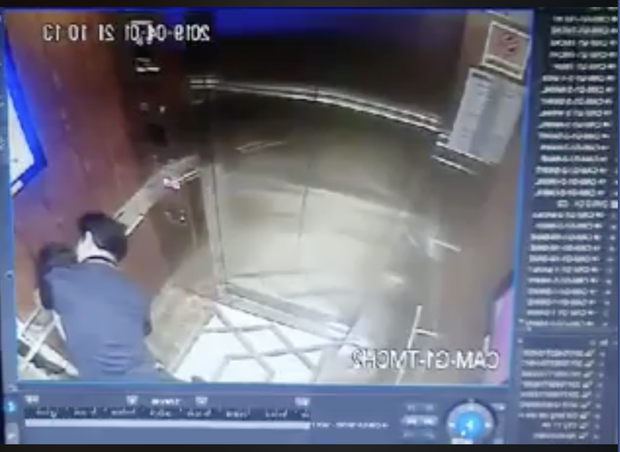 Công an TP HCM xác minh clip bé gái bị cưỡng hôn trong thang máy - Ảnh 2.