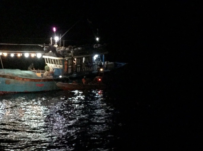 7 ngư dân Đà Nẵng gặp nạn trên tàu cá cạn kiệt lương thực - Ảnh 1.