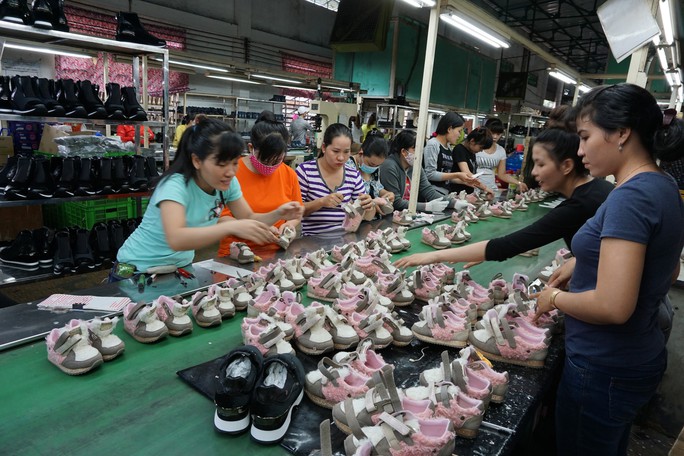 Nới khung thời gian làm thêm giờ lên 400 giờ/năm - Ảnh 2.