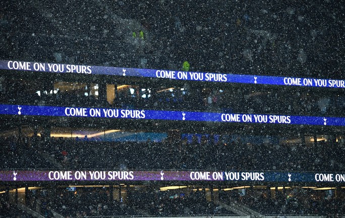 Cận cảnh sân mới trị giá hơn 1 tỉ bảng Anh của Tottenham - Ảnh 6.