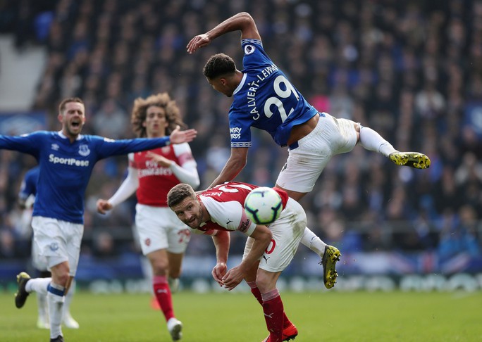 Vuột cơ hội vào top 3, CĐV Arsenal kêu gọi sa thải HLV Emery - Ảnh 3.