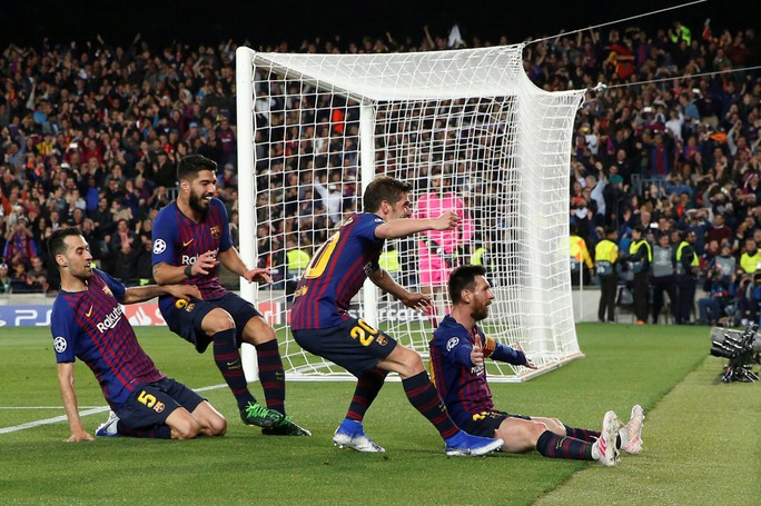Messi witch and magic from genius feet - Photo 3.