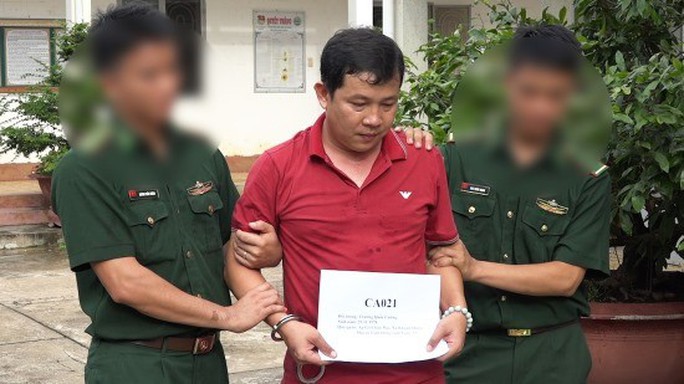 Thưởng nóng ban chuyên án phá vụ vận chuyển 64 kg ma túy ở Long An - Ảnh 2.