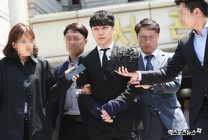 Sau Seungri, chủ tịch hãng YG bị tố môi giới mại dâm - Ảnh 2.