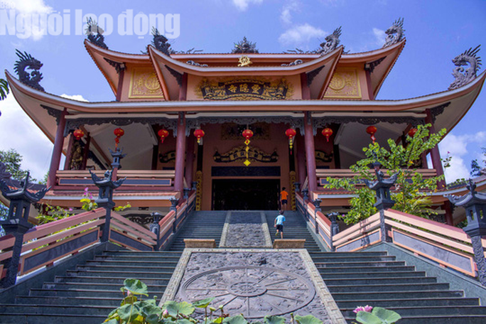 Chiêm ngưỡng ngôi chùa vùng biên giới có tượng Phật cao nhất miền Tây - Ảnh 10.