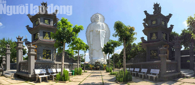 Chiêm ngưỡng ngôi chùa vùng biên giới có tượng Phật cao nhất miền Tây - Ảnh 4.