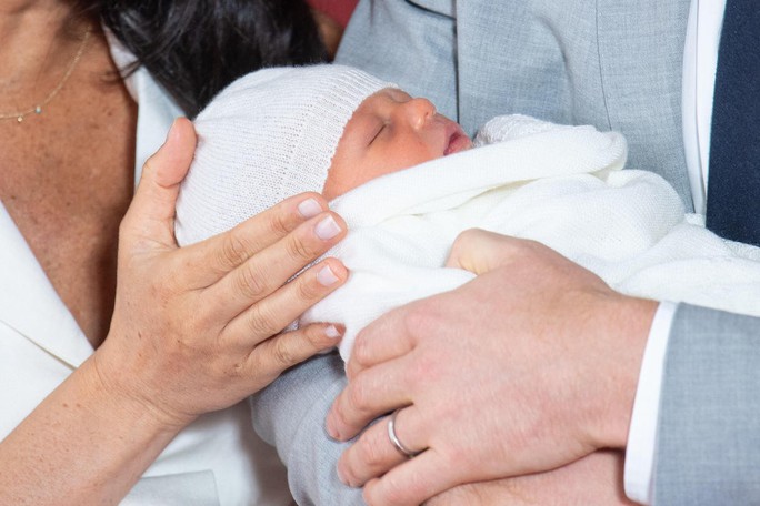 Anh: Hoàng tử nhỏ mới sinh đã được đặt tên - Ảnh 3.