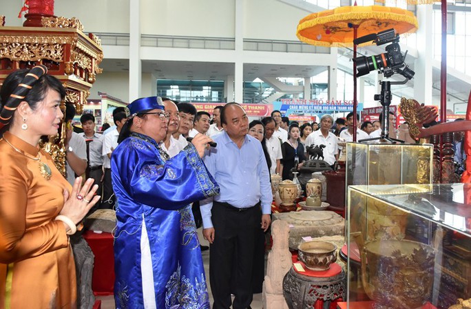 Thủ tướng tham quan triển lãm Thanh Hóa xưa và nay - Ảnh 3.