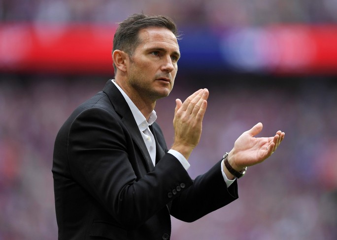 Chelsea ang  m ph n mi li Frank  Lampard B o Ngi 