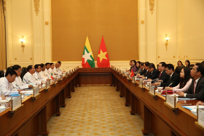 Phó Thủ tướng Vương Đình Huệ gặp bà San Suu Kyi bàn về hợp tác kinh tế - Ảnh 1.