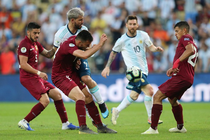 Chile – Argentina: Cuộc chiến giữa những kẻ khốn cùng - Ảnh 3.