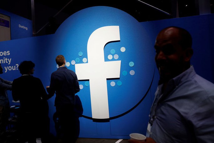 Đến lượt Facebook giáng đòn lên Huawei - Ảnh 1.