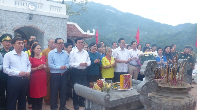 Nguyên Chủ tịch nước Trương Tấn Sang trao 276 căn nhà tặng cựu binh Vị Xuyên - Ảnh 2.