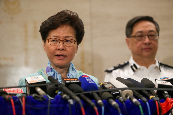 Trưởng đặc khu Hồng Kông tức giận vì người dân lại biểu tình - Ảnh 2.