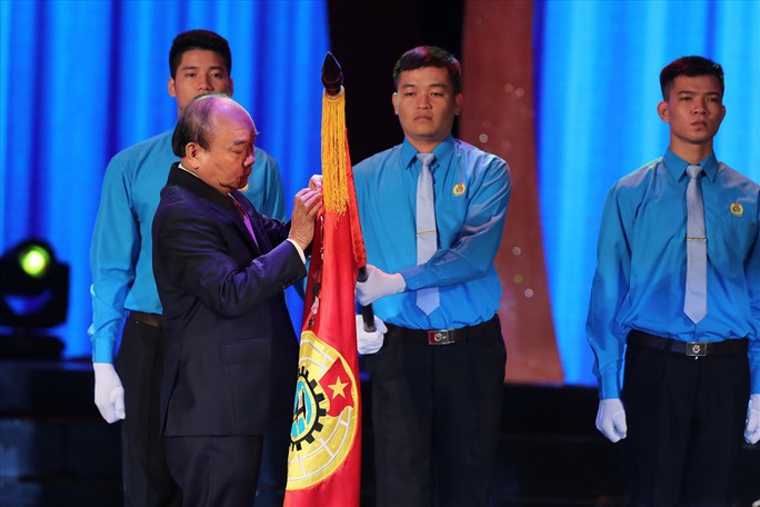 Thủ tướng trao tặng Huân chương Hồ Chí Minh cho Công đoàn Việt Nam - Ảnh 5.