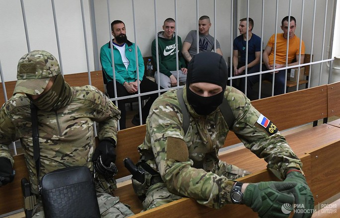 Các thủy thủ Ukraine bị Nga bắt giữ sắp được trả tự do - Ảnh 2.