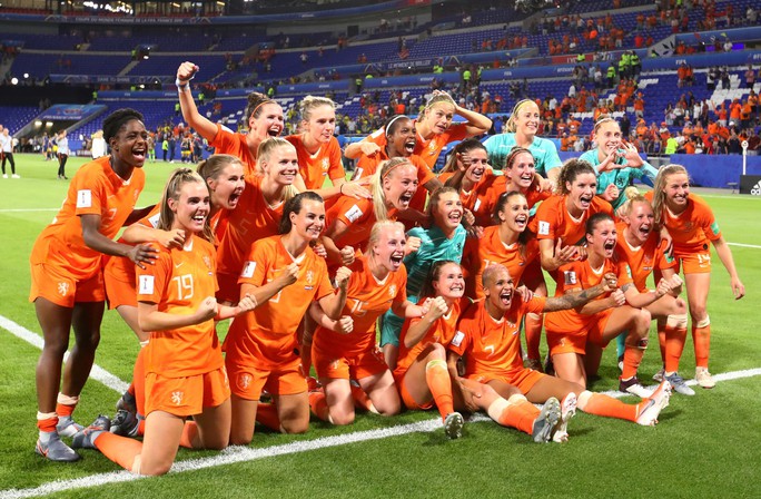 Hà Lan vào chung kết World Cup nữ nhờ bàn thắng vàng - Ảnh 7.
