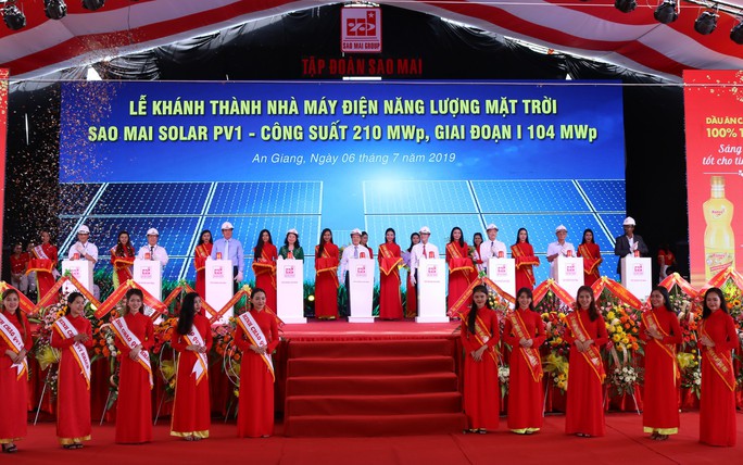 Khánh thành nhà máy điện mặt trời 6.000 tỷ đồng ở vùng Bảy Núi - Ảnh 1.
