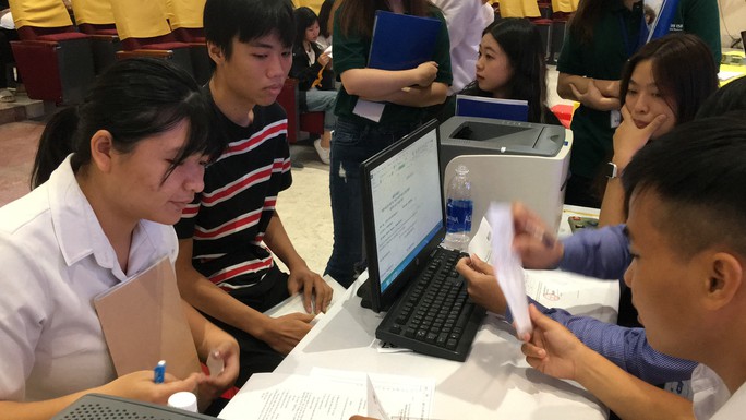 Thí sinh trúng tuyển ĐH bắt đầu xác nhận nhập học - Ảnh 2.
