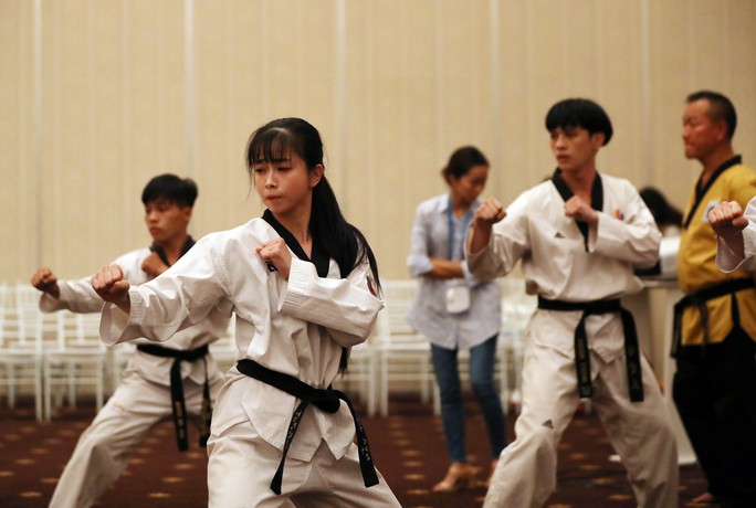 Chuyên gia tự vệ DK Yoo: Võ thuật Việt Nam là nghệ thuật cận chiến - Ảnh 3. Chuyên gia tự vệ DK Yoo: Võ thuật Việt Nam là nghệ thuật cận chiến - Ảnh 3.
