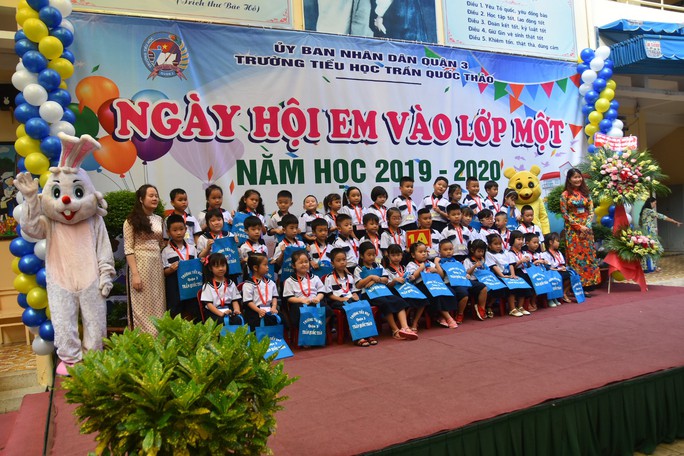 Phóng sự ảnh: Chào lớp 1 - Ảnh 12. Phóng sự ảnh: Chào lớp 1 - Ảnh 12.