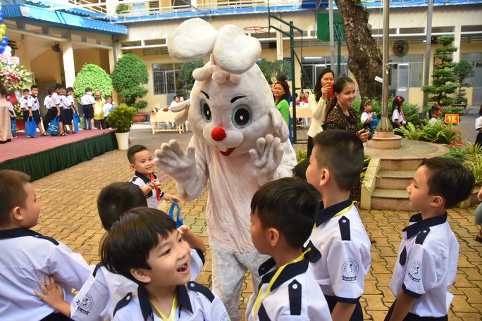 Phóng sự ảnh: Chào lớp 1 - Ảnh 11. Phóng sự ảnh: Chào lớp 1 - Ảnh 11.