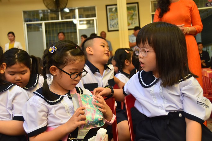 Phóng sự ảnh: Chào lớp 1 - Ảnh 10. Phóng sự ảnh: Chào lớp 1 - Ảnh 10.