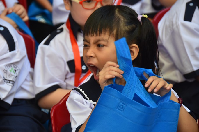 Phóng sự ảnh: Chào lớp 1 - Ảnh 7. Phóng sự ảnh: Chào lớp 1 - Ảnh 7.