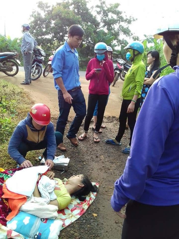 Xin lỗi vì bỏ rơi sản phụ giữa đường, con sinh ra chết - Ảnh 1. Xin lỗi vì bỏ rơi sản phụ giữa đường, con sinh ra chết - Ảnh 1.