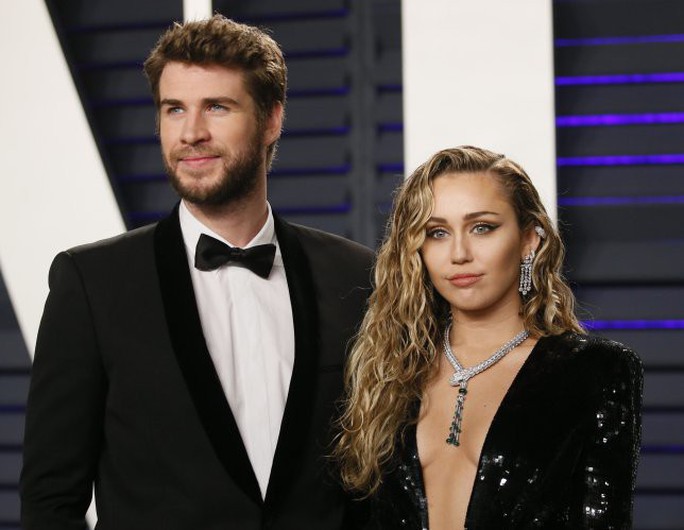 Miley Cyrus bác bỏ tin đồn ngoại tình dẫn đến ly dị - Ảnh 2.