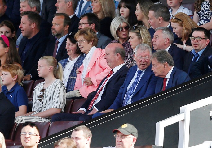 Man United thua sốc Crystal Palace, báo chí Anh chỉ tên tội đồ - Ảnh 2.