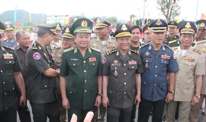 Hát vang bài ca hữu nghị Việt Nam đoàn kết Campuchia - Ảnh 6. Hát vang bài ca hữu nghị Việt Nam đoàn kết Campuchia - Ảnh 6.