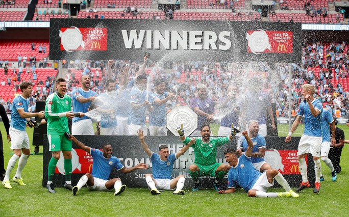 Thủ môn Bravo tỏa sáng, Man City bùng nổ ở Siêu cúp Anh - Ảnh 13.