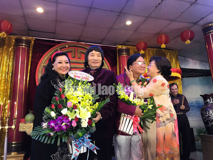 NSND Minh Vương tri ân đồng nghiệp trong ngày giỗ Tổ sân khấu - Ảnh 8. NSND Minh Vương tri ân đồng nghiệp trong ngày giỗ Tổ sân khấu - Ảnh 8.