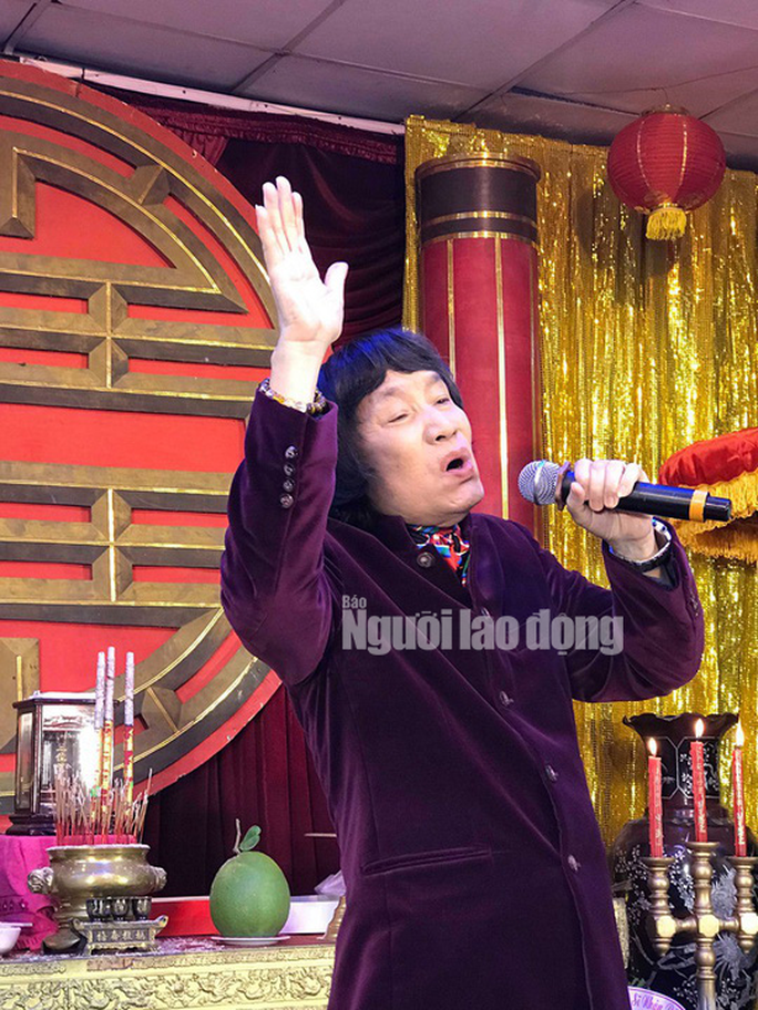 NSND Minh Vương tri ân đồng nghiệp trong ngày giỗ Tổ sân khấu - Ảnh 2. NSND Minh Vương tri ân đồng nghiệp trong ngày giỗ Tổ sân khấu - Ảnh 2.
