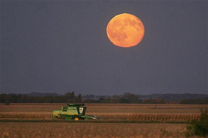 Mặt trăng hiếm sẽ xuất hiện vào thứ sáu ngày 13 - Ảnh 2.