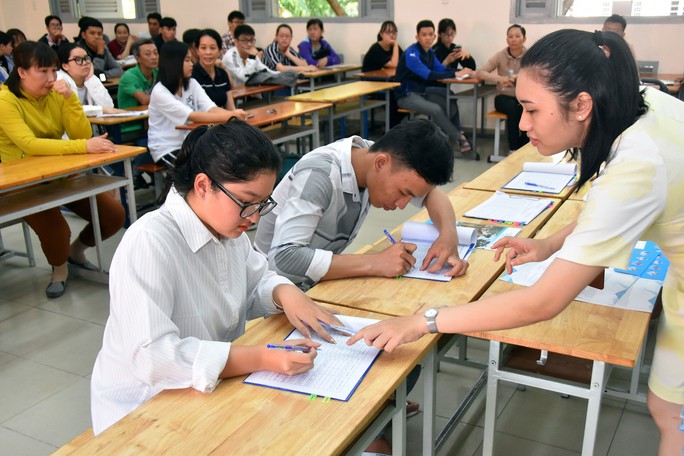 Lúng túng vì nguồn tuyển cạn kiệt - Ảnh 1.