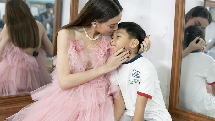 Hồ Ngọc Hà - Hà Anh Tuấn gây náo động Hội An - Ảnh 11. Hồ Ngọc Hà - Hà Anh Tuấn gây náo động Hội An - Ảnh 11.