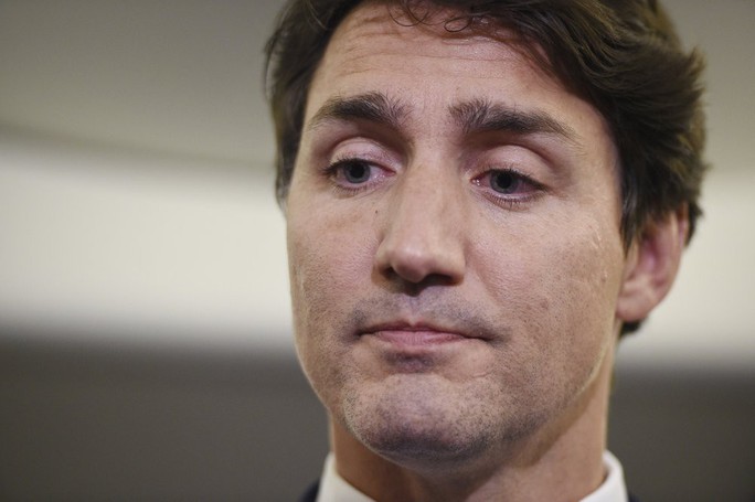 Thủ tướng Canada xin lỗi vì bức ảnh nhạy cảm - Ảnh 1.
