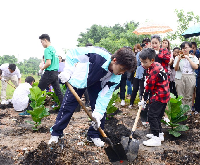 Cảnh báo nguy cơ bụi siêu mịn vào phổi - Ảnh 1.