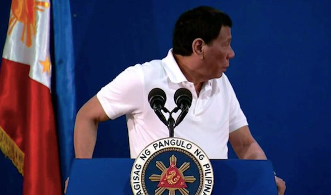 Những vị khách không mời phá đám Tổng thống Duterte - Ảnh 1.