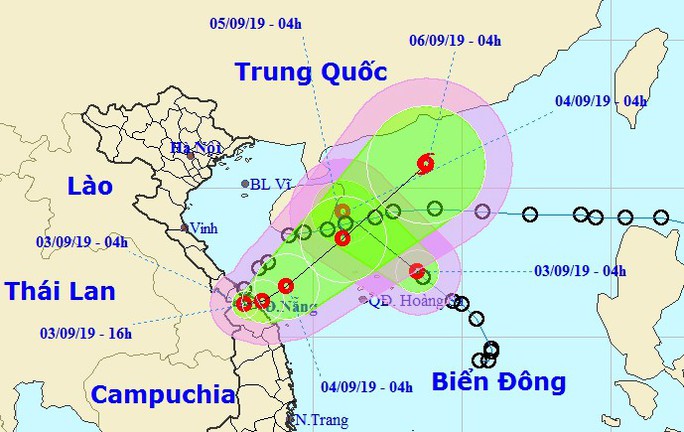 Áp thấp nhiệt đới vừa đổ bộ đất liền lại đổi hướng ngược ra Biển Đông - Ảnh 1.