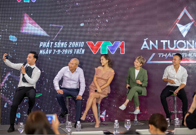 Về nhà đi con sẽ chiến thắng áp đảo ở Giải thưởng VTV Awards 2019? - Ảnh 1.