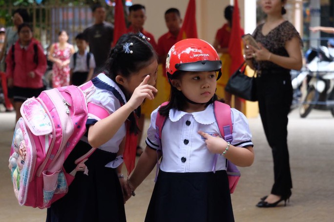 Bong bóng không bay lên trời trong ngày khai giảng - Ảnh 4.