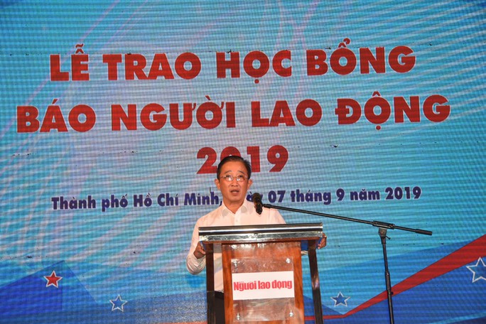 Chương trình “Học bổng Báo Người Lao Động”: Sẻ chia ấm áp - Ảnh 2.