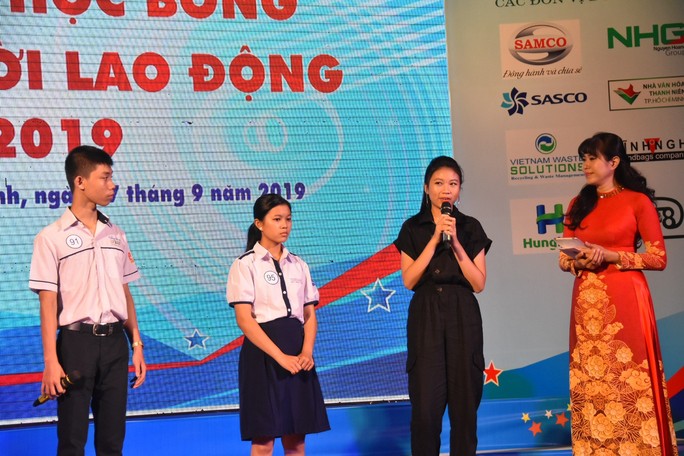 Chương trình “Học bổng Báo Người Lao Động”: Sẻ chia ấm áp - Ảnh 4.